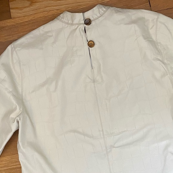 Nanushka Kaden Vegan Leather Croc Embossed Tee in Cream S - Picture 7 of 9